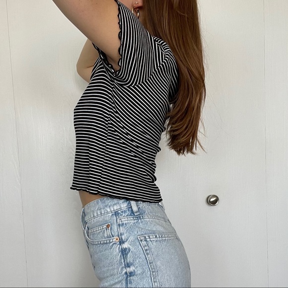 Striped Cropped T-shirt - Picture 2 of 4